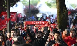 Ankara'da Milli Maç Heyecanı: Formasını Kapan Meydanlara Akın Etti