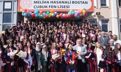 Çubuk Fen Lisesinde Mezuniyet Heyecanı: 90 Öğrenci Kep Attı
