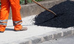Çubuk’ta Belediye Ekipleri Yol Yenileme Çalışmalarına Başladı