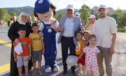 Kızılcahamam'da Uçurtma Şenliği Gökyüzünü Renklendirdi