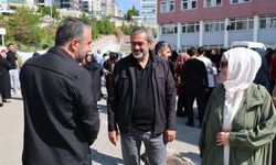 Pursaklar’da YKS Heyecanı: Ertuğrul Çetin Aileleri Yalnız Bırakmadı