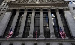 S&P 500 Ve Nasdaq Sert Düştü, Teknoloji Hisseleri Baskı Altında