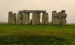 Stonehenge’in 6 Tonluk Sunak Taşı Nasıl Taşındı?