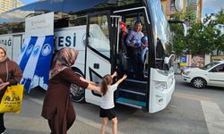 Veysel Tiryaki Altındağlı Çocuklara Karne Hediyesi Dağıttı