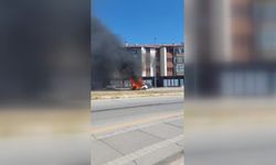 Gölbaşı’nda Otomobil Yangını: Araç Kullanılamaz Hale Geldi