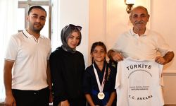 Kalecikli Sporcu Amine Erva Kayapınar'dan Başkan Karakoç'a Ziyaret