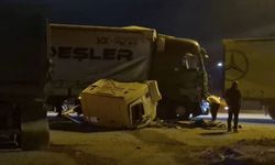 Sincan'da Hafriyat Kamyonu Tıra Çarptı: 1 Yaralı