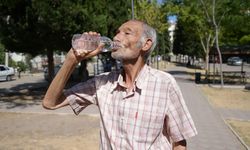 34 Yıldır Su İçemeyen Yaşlı Adam, Şimdi de Yemek Yiyemiyor