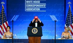 Trump 2028 Başkanlığı için Kırmızı Şapkayı Takıp Yeniden Adaylık Çıkışı Yaptı