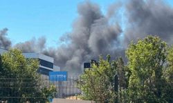 Akyurt'ta Bir Marketin Deposu Alev Aldı