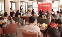Üniversiteler Bilim Kafelerle Öğrencilere Geleceğin Mesleklerini Tanıtıyor
