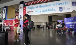 AŞTİ’de Gençlere Sıcak Karşılama: ABB’den Üniversitelilere Dayanışma Standı