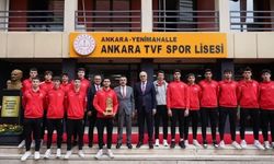 Bakan Tekin'den Ankara'daki Dünya Şampiyonlarına Ziyaret