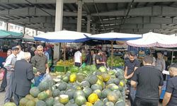 Karapürçek Semt Pazarı'nda Sonbahar Etiketleri Mutfak Bütçesini Zorladı