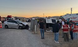 Kırıkkale’de İşçi Servisi ile Otomobil Çarpıştı: 13 Yaralı
