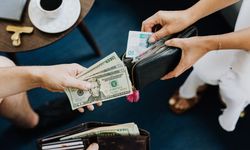Ültimatom Oyunu Nedir? İnsanlar Neden Bedava Parayı Reddediyor?