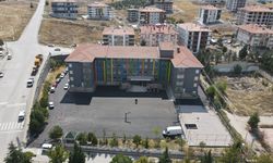 Pursaklar’da 5 Okul Dış Cepheden Çevre Düzenlemesine Kadar Yenilendi