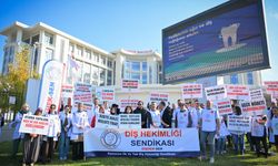 Diş Hekimlerinden Bakanlık Önünde Eylem: "Tedavi Süreleri Uzatılsın, İş Yükü Azaltılsın"