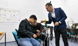 Ankara’da Gençlere Ücretsiz Robotik Eğitimi: Meteoroloji İstasyonu’nda Atölye Açıldı