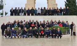 Ankaralı Berberler Çanakkale Şehitliklerini Ziyaret Etti: 200 Esnafla Gelibolu’da Tarihe Yolculuk