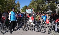 Çubuklu Öğrenciler Namazın Ardından Birlikte Pedal Çevirdi