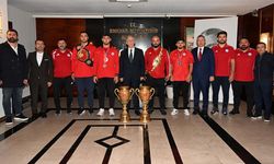 Mansur Yavaş ASKİ Spor’un Şampiyon Başpehlivanlarını Kabul Etti