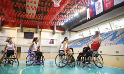 Tekerlekli Sandalye Basketbol Kadın Milli Takımı Avrupa’da Şampiyonluk Kupasını Kaldırdı