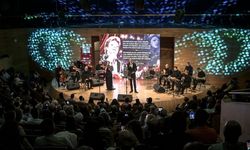 Sanat Güneşi Zeki Müren'in Unutulmaz Eserleri Ankara'da Yankılandı