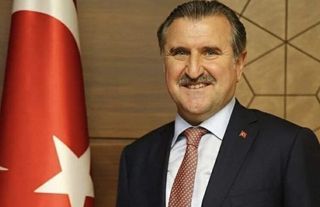 Osman Aşkın Bak’tan Milli Boksörlere Tebrik Mesajı