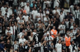 Beşiktaş’tan Avrupa’da Zafer! Play-Off Biletini Aldı
