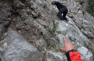 Antalya Konyaaltı’nda Dağ Yürüyüşü Tehlikeye Döndü: AFAD İki Genci Kurtardı