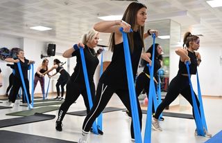 Mamak’ta Pilates ve Zumba Derslerine Yoğun İlgi