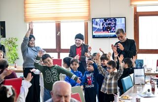 Altındağlı Miniklerden Yaşlılara Unutulmaz Sürpriz Ziyaret