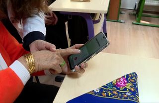 Altındağlı Kadınlara Ücretsiz Akıllı Telefon Eğitimi