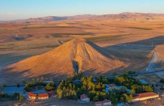 Ankara'nın 4 Bin Yıllık Gizemli Tümülüsleri Dikkat Çekiyor
