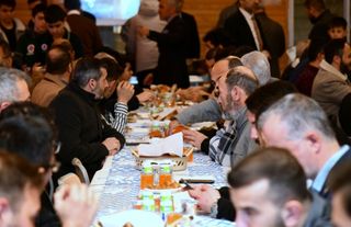 Kahramankazan Belediye Başkanı Çırpanoğlu Gençlerle İftarda Buluştu