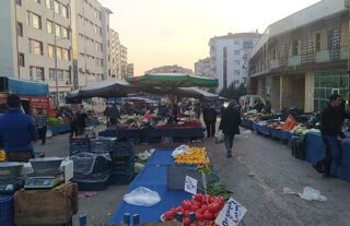Karşıyaka Pazarı’nda Ramazan Mesaisi, Mart Ayı Etiketleri Belli Oldu