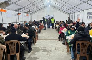 Kızılcahamam’da Cumhuriyet Meydanı Dev Bir İftar Sofrasına Dönüştü