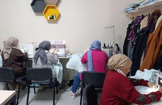 Pursaklar’da İhtiyaç Sahiplerine Pike ve Nevresim Dikildi