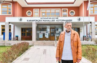 Altındağ'da 71 Yaşındaki Mustafa Kemal Amca Gençlere Taş Çıkartıyor