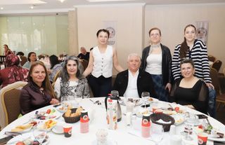 Ankara'da Kitap ve Kırtasiyeci Kadın Esnafı Bir Araya Geldi