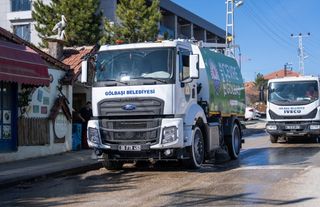 Gölbaşı’nda Ekipler Taşpınar Mahallesi'ni Köşe Bucak Temizledi