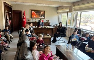 Güdüllü Minikler Sordu, Kaymakam Naim Akar Cevapladı