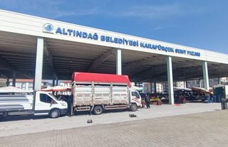 Karapürçek Semt Pazarı’nda Sebze Tezgahları Nefes Alırken, Meyve Fiyatları Yükselişe Geçti