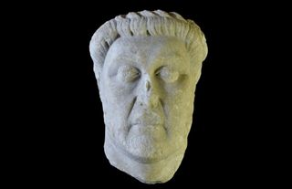 Smyrna Antik Kenti'ne Ait Heykel Başı Okyanus Ötesinden Geldi