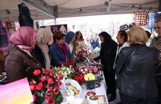 Çankaya Evleri'nde Yılsonu Coşkusu: Zafer Park El Emeğiyle Renklendi