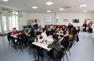 Yenimahalle'de Satranç Şampiyonlarına Ücretsiz Havuz ve Spor Üyeliği