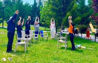 Çankaya Sokullu Emekli Lokalinde Açık Hava Yoga Etkinliği