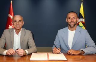 Fenerbahçe Vedat Muriqi ile 3 Yıllık Sözleşme İmzaladı