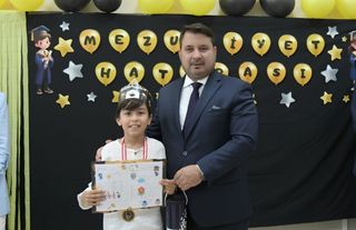 Selim Çırpanoğlu Kahramankazanlı Miniklerin Karne Sevincine Ortak Oldu